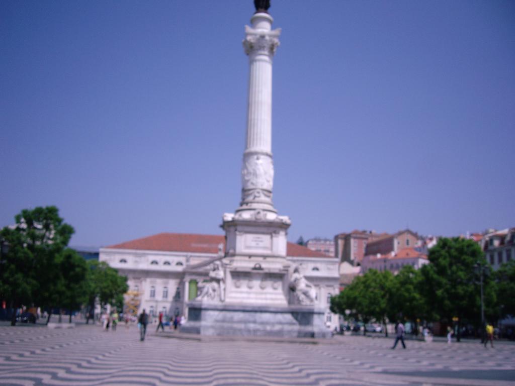 Residencial Camoes Bed & Breakfast Lisbon Exterior photo