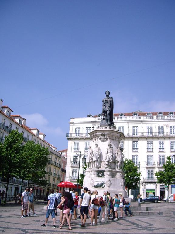 Residencial Camoes Bed & Breakfast Lisbon Exterior photo