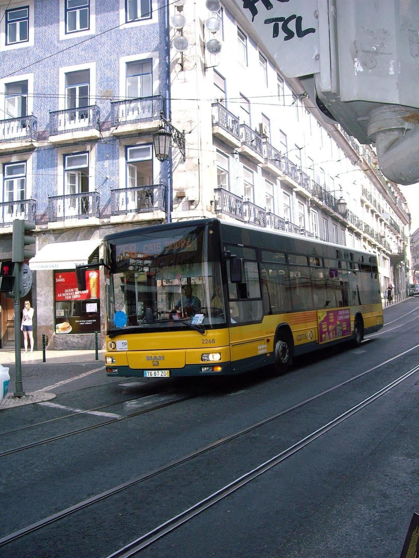 Residencial Camoes Bed & Breakfast Lisbon Exterior photo